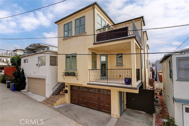 320 33rd Place, Manhattan Beach, California 90266, 3 Bedrooms Bedrooms, ,3 BathroomsBathrooms,Residential,Sold,33rd,SB21043576