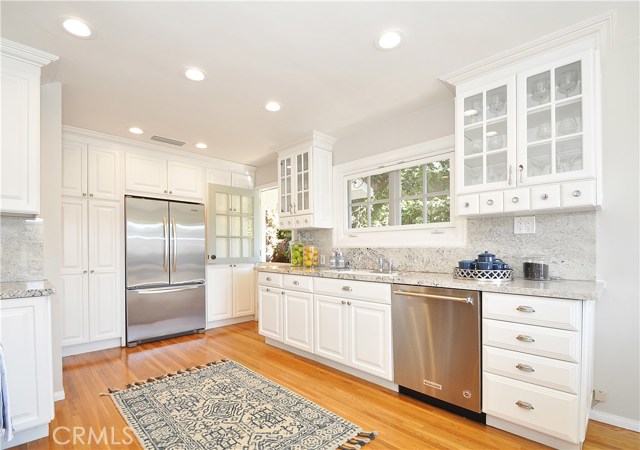 1133 8th Street, Hermosa Beach, California 90254, 3 Bedrooms Bedrooms, ,1 BathroomBathrooms,Residential,Sold,8th,SB18253639