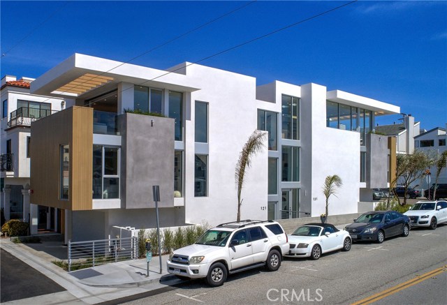 121 2nd Street, Hermosa Beach, California 90254, 4 Bedrooms Bedrooms, ,4 BathroomsBathrooms,Residential,Sold,2nd,SB19073415