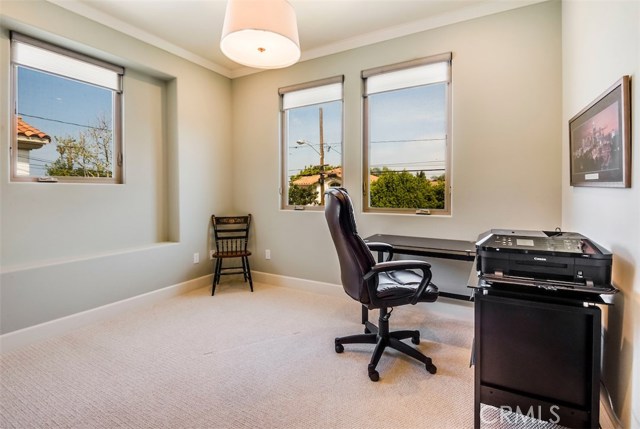 2006 Bataan Road, Redondo Beach, California 90278, 4 Bedrooms Bedrooms, ,2 BathroomsBathrooms,Residential,Sold,Bataan,PV18076568