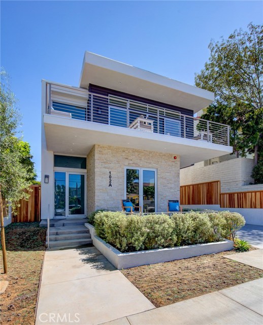 102 Prospect Avenue, Redondo Beach, California 90277, 3 Bedrooms Bedrooms, ,1 BathroomBathrooms,Residential,Sold,Prospect,SB19223229