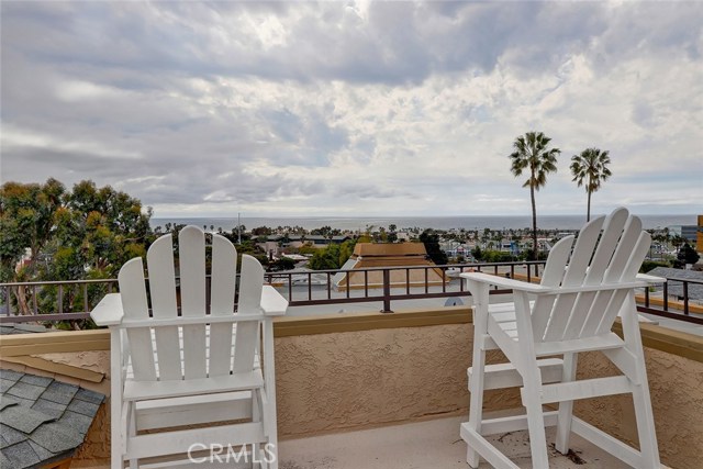 506 Helberta Avenue, Redondo Beach, California 90277, 3 Bedrooms Bedrooms, ,2 BathroomsBathrooms,Residential,Sold,Helberta,SB19050182