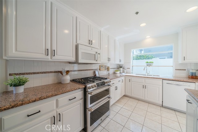 2412 Vanderbilt Lane, Redondo Beach, California 90278, 3 Bedrooms Bedrooms, ,2 BathroomsBathrooms,Residential,Sold,Vanderbilt,SB21042446