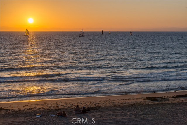 531 Esplanade, Redondo Beach, California 90277, 2 Bedrooms Bedrooms, ,2 BathroomsBathrooms,Residential,Sold,Esplanade,SB17088461