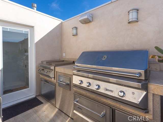 410 31st Street, Manhattan Beach, California 90266, 3 Bedrooms Bedrooms, ,2 BathroomsBathrooms,Residential,Sold,31st,SB20024556