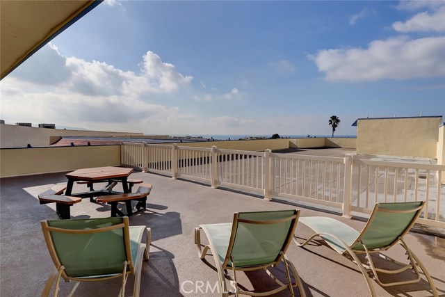 1707 Pacific Coast, Hermosa Beach, California 90254, 1 Bedroom Bedrooms, ,1 BathroomBathrooms,Residential,Sold,Pacific Coast,SB20005947