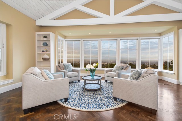 Living Room - Sitting area overlooking views