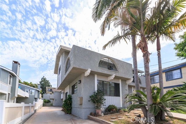 2702 Nelson Avenue, Redondo Beach, California 90278, 2 Bedrooms Bedrooms, ,1 BathroomBathrooms,Residential,Sold,Nelson,SB19188845