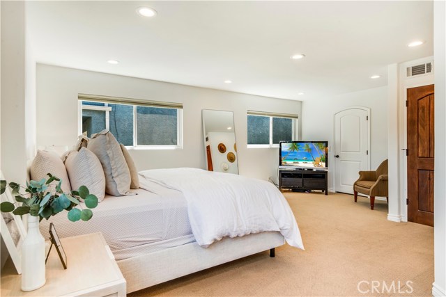 1635 Van Horne Lane, Redondo Beach, California 90278, 4 Bedrooms Bedrooms, ,1 BathroomBathrooms,Residential,Sold,Van Horne,PV19173799