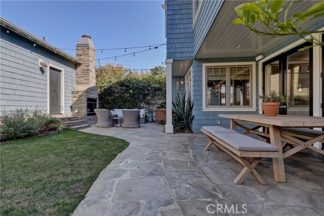569 35th Street, Manhattan Beach, California 90266, 5 Bedrooms Bedrooms, ,5 BathroomsBathrooms,Residential,Sold,35th,SB19044289