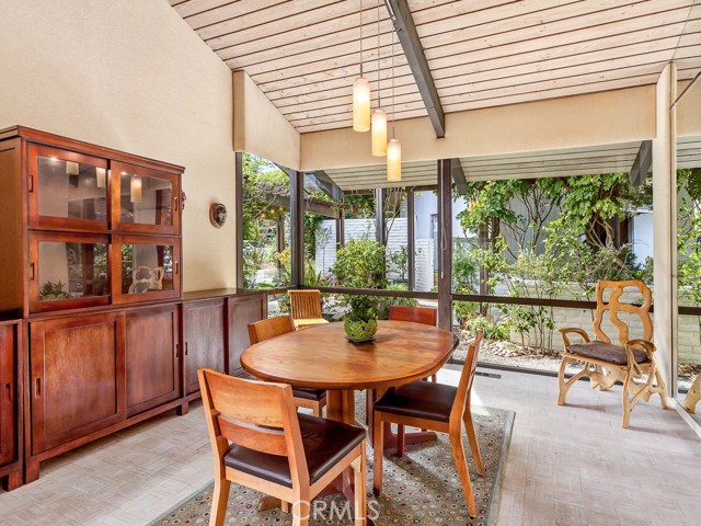 8 Eastfield Drive, Rolling Hills, California 90274, 5 Bedrooms Bedrooms, ,2 BathroomsBathrooms,Residential,Sold,Eastfield,SB17221489