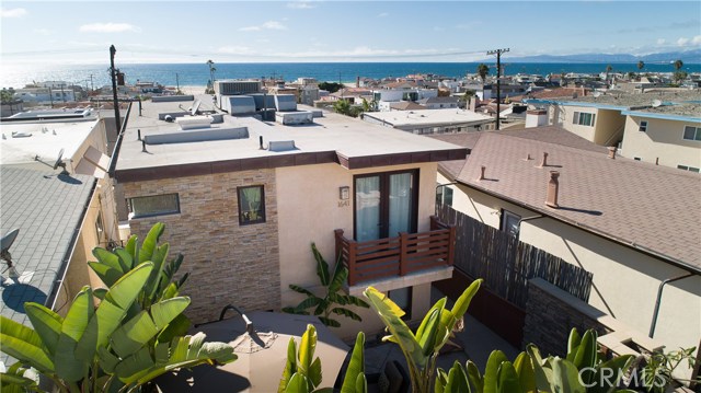 1641 Manhattan Avenue, Hermosa Beach, California 90254, ,Residential Income,Sold,Manhattan,SB19170124