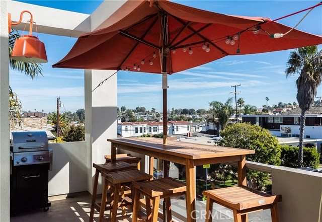 2301 Grandview Avenue, Manhattan Beach, California 90266, 3 Bedrooms Bedrooms, ,4 BathroomsBathrooms,Residential,Sold,Grandview,SB20027327