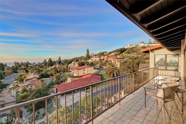 1271 Via Landeta, Palos Verdes Estates, California 90274, 5 Bedrooms Bedrooms, ,6 BathroomsBathrooms,Residential,Sold,Via Landeta,SB19010223