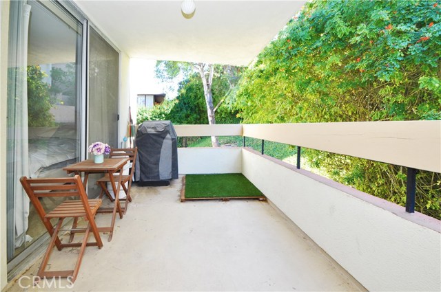 Large balcony off the living room