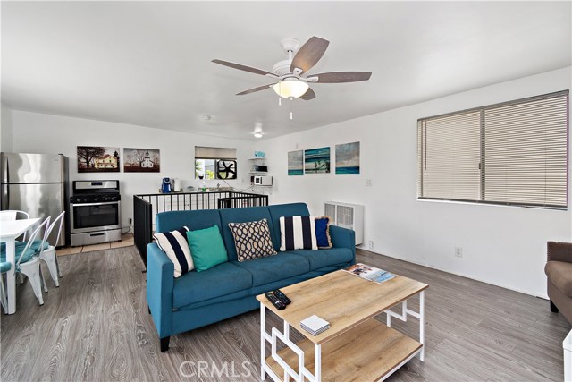 216 39th Street, Manhattan Beach, California 90266, 2 Bedrooms Bedrooms, ,2 BathroomsBathrooms,Residential,Sold,39th,SB19218837