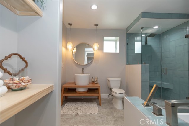 Downstairs Bathroom (Ensuite)