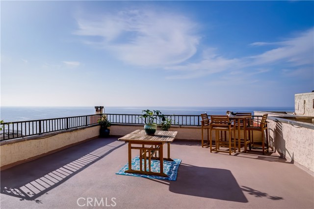 535 Esplanade, Redondo Beach, California 90277, 3 Bedrooms Bedrooms, ,Residential,Sold,Esplanade,SB20234312