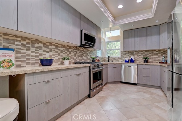 214 Juanita Avenue, Redondo Beach, California 90277, 3 Bedrooms Bedrooms, ,2 BathroomsBathrooms,Residential,Sold,Juanita,SB19078537