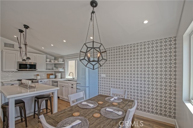 129 38th Street, Manhattan Beach, California 90266, 6 Bedrooms Bedrooms, ,6 BathroomsBathrooms,Residential,Sold,38th,SB21024072