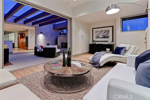 324 17th Street, Manhattan Beach, California 90266, 4 Bedrooms Bedrooms, ,4 BathroomsBathrooms,Residential,Sold,17th,SB17118466