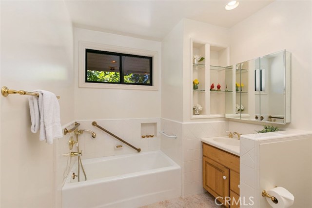1132 Via Mirabel, Palos Verdes Estates, California 90274, 6 Bedrooms Bedrooms, ,4 BathroomsBathrooms,Residential,Sold,Via Mirabel,PV19192852