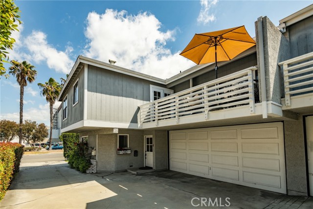 2216 Manhattan Beach Boulevard, Redondo Beach, California 90278, 3 Bedrooms Bedrooms, ,3 BathroomsBathrooms,Residential,Sold,Manhattan Beach,SB21089939