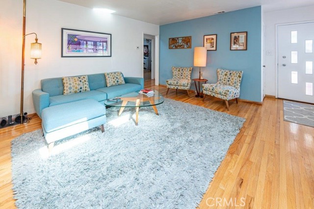 3201 Laurel Avenue, Manhattan Beach, California 90266, 3 Bedrooms Bedrooms, ,2 BathroomsBathrooms,Residential,Sold,Laurel,SB21135859