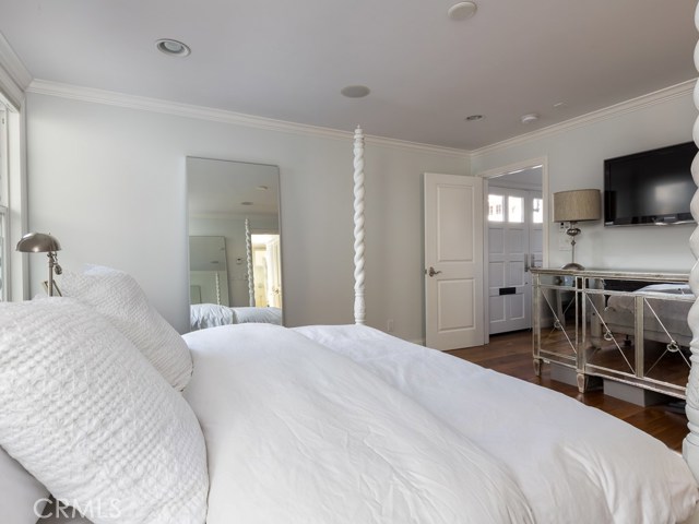 410 31st Street, Manhattan Beach, California 90266, 3 Bedrooms Bedrooms, ,2 BathroomsBathrooms,Residential,Sold,31st,SB20024556