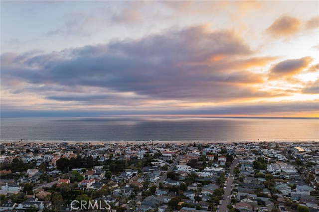 707 24th Place, Hermosa Beach, California 90254, 3 Bedrooms Bedrooms, ,2 BathroomsBathrooms,Residential,Sold,24th,SB21105604