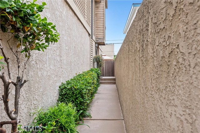 2603 Gates Avenue, Redondo Beach, California 90278, 3 Bedrooms Bedrooms, ,2 BathroomsBathrooms,Residential,Sold,Gates,SB21077665
