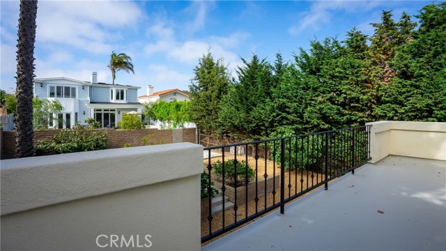 1721 5th Street, Manhattan Beach, California 90266, 3 Bedrooms Bedrooms, ,1 BathroomBathrooms,Residential,Sold,5th Street,PV20126832