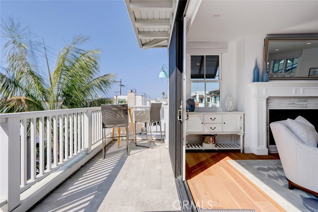 420 31st Street, Manhattan Beach, California 90266, 5 Bedrooms Bedrooms, ,2 BathroomsBathrooms,Residential,Sold,31st,SB20242729