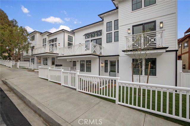 2112 Carnegie Lane, Redondo Beach, California 90278, 5 Bedrooms Bedrooms, ,5 BathroomsBathrooms,Residential,Sold,Carnegie,SB21025437