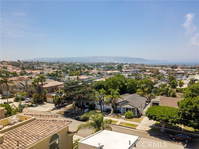 834 Lucia Avenue, Redondo Beach, California 90277, 3 Bedrooms Bedrooms, ,2 BathroomsBathrooms,Residential,Sold,Lucia,SB18180242