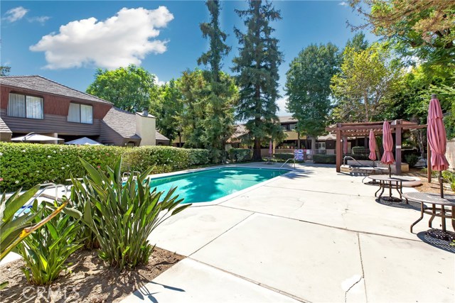 2 Bed Home for Sale in Van Nuys, California