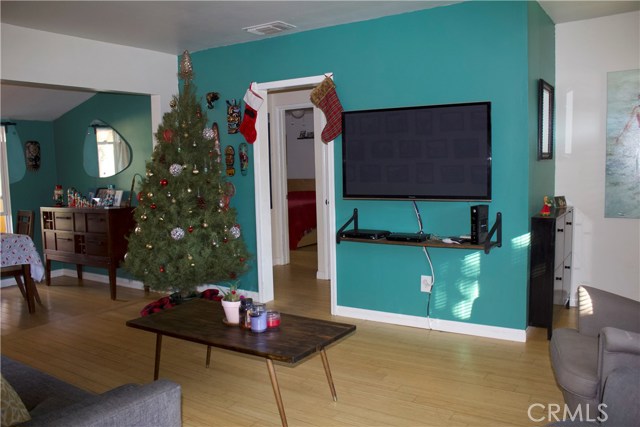 2 Bed Home for Sale in Lake Balboa, California