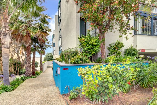 575 Esplanade, Redondo Beach, California 90277, 2 Bedrooms Bedrooms, ,2 BathroomsBathrooms,Residential,Sold,Esplanade,SB20167704