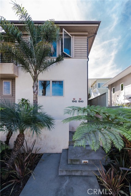 1542 Manhattan Beach Boulevard, Manhattan Beach, California 90266, 4 Bedrooms Bedrooms, ,3 BathroomsBathrooms,Residential,Sold,Manhattan Beach,SB17264568