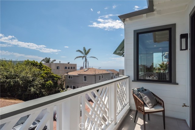 409 30th Street, Manhattan Beach, California 90266, 4 Bedrooms Bedrooms, ,2 BathroomsBathrooms,Residential,Sold,30th,SB20162447