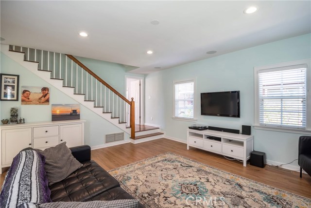 1563 Golden Avenue, Hermosa Beach, California 90254, 3 Bedrooms Bedrooms, ,2 BathroomsBathrooms,Residential,Sold,Golden,SB20063738