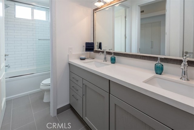 2410 Huntington Lane, Redondo Beach, California 90278, 4 Bedrooms Bedrooms, ,3 BathroomsBathrooms,Residential,Sold,Huntington,PV18242056