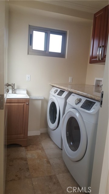 214 Lucia Avenue, Redondo Beach, California 90277, 3 Bedrooms Bedrooms, ,2 BathroomsBathrooms,Residential,Sold,Lucia,SB18239042