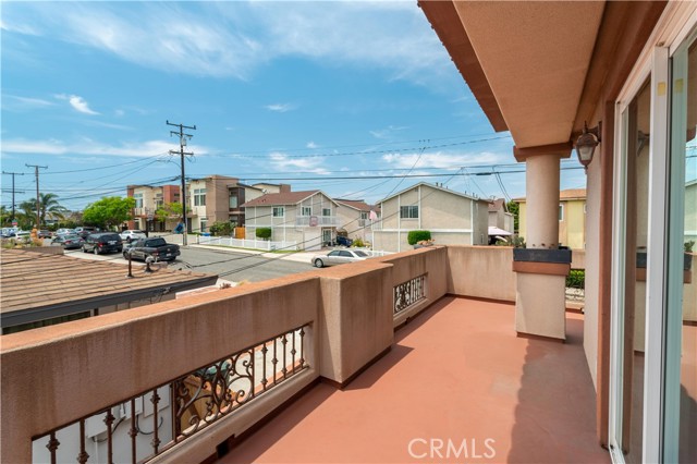 2212 Rockefeller Lane, Redondo Beach, California 90278, 3 Bedrooms Bedrooms, ,2 BathroomsBathrooms,Residential,Sold,Rockefeller,SB21134269