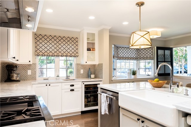 592 33rd Street, Manhattan Beach, California 90266, 3 Bedrooms Bedrooms, ,3 BathroomsBathrooms,Residential,Sold,33rd,SB19082655