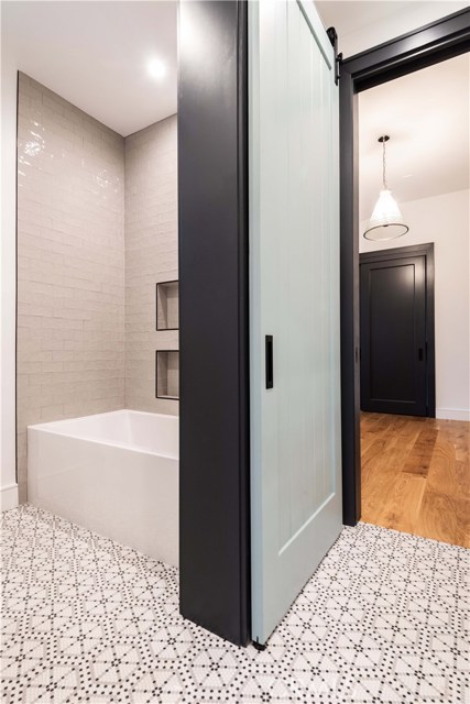 2009 Pine Avenue, Manhattan Beach, California 90266, 5 Bedrooms Bedrooms, ,2 BathroomsBathrooms,Residential,Sold,Pine,SB19000193