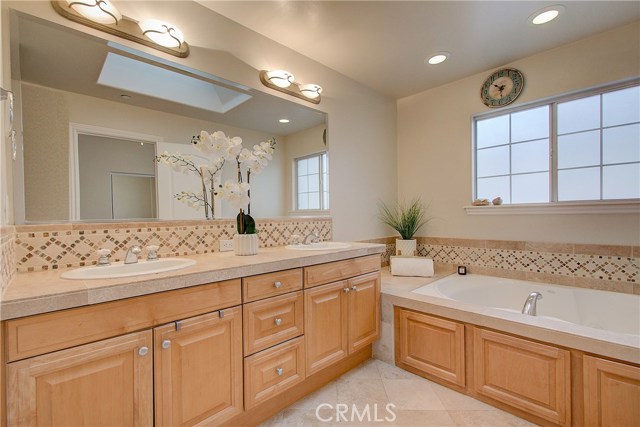 2513 Mathews Avenue, Redondo Beach, California 90278, 4 Bedrooms Bedrooms, ,3 BathroomsBathrooms,Residential,Sold,Mathews,SB20051919