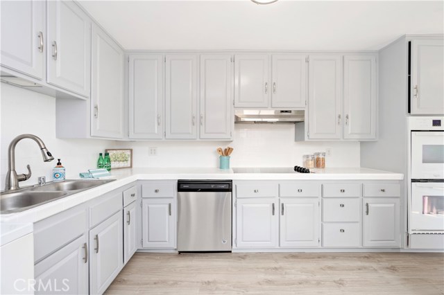 2716 Fisk Lane, Redondo Beach, California 90278, 4 Bedrooms Bedrooms, ,2 BathroomsBathrooms,Residential,Sold,Fisk,SB20183063