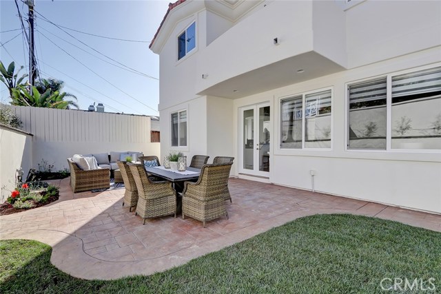 Large entertainment area and new flowers