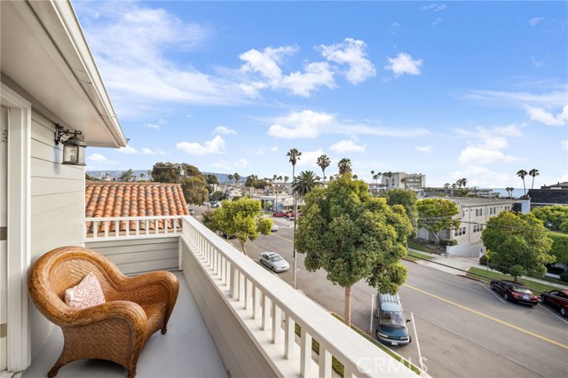 316 Broadway, Redondo Beach, California 90277, 3 Bedrooms Bedrooms, ,3 BathroomsBathrooms,Residential,Sold,Broadway,SB20146695